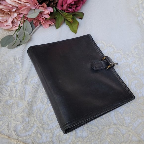 Daytimer Other - Black Leather Day Timer Planner Cover Magnetic Snap Buckle Closure Organizer